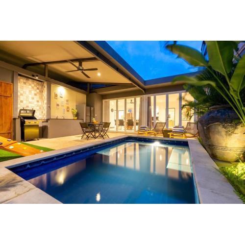 Central 3bd Modern Villa with Private Pool and Play Area