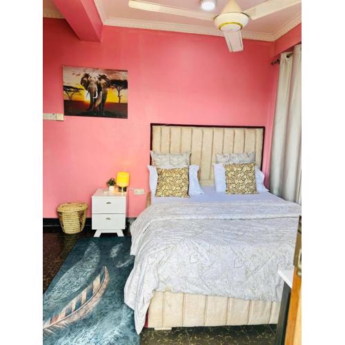 Central Beautiful & peaceful Private bedroom AC, Very fast WiFi 1