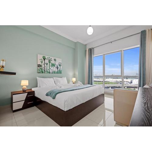 Central Business Bay by StayInHomes - 10 mins Burj Khalifa - 1BED - Parking - Pool - Gym