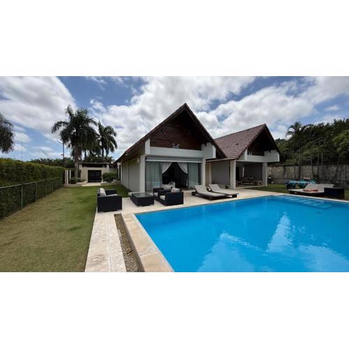 Centrally Exterior Villa Accessible & Pet Friendly