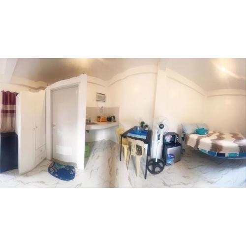 Centrally located studio with AC and kitchenette
