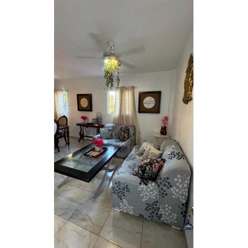 Céntrico con wifi, luz,gas, TV y aire incluido