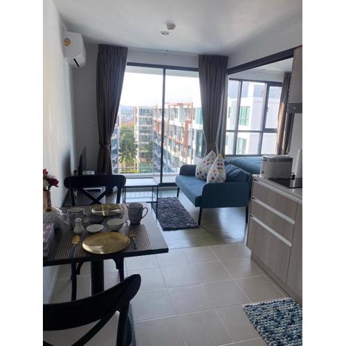 Centrio Condominiums Top Floor with Pool and Garden view