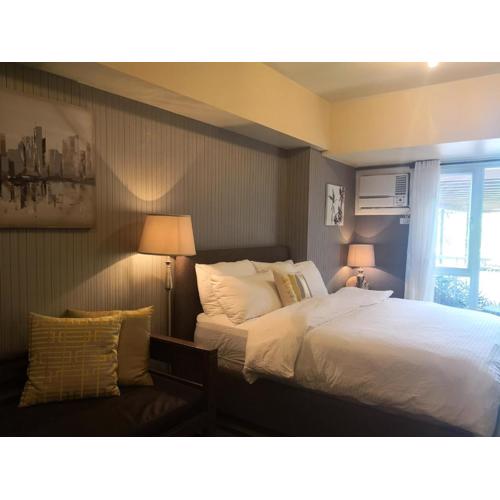 Centrio Tower Beside Ayala Studio Unit with Balcony 23