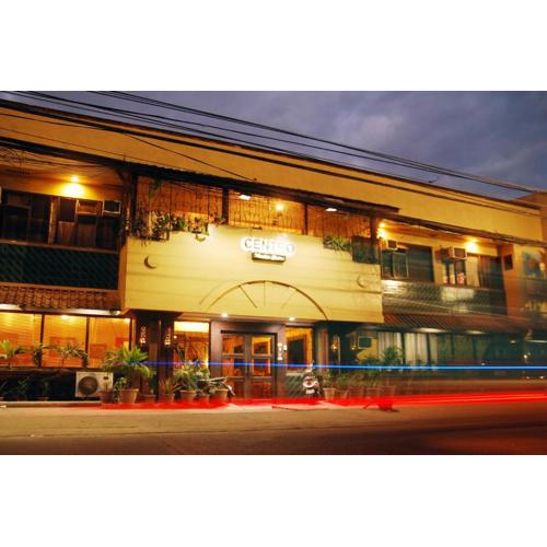 Centro Mactan Suites