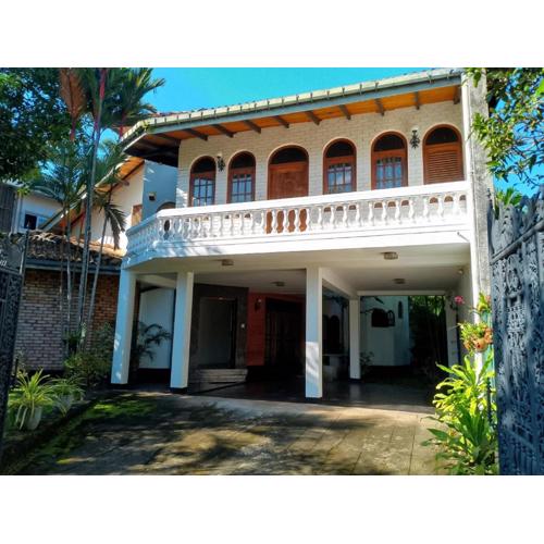 Ceylon Travel and Stay Lodge