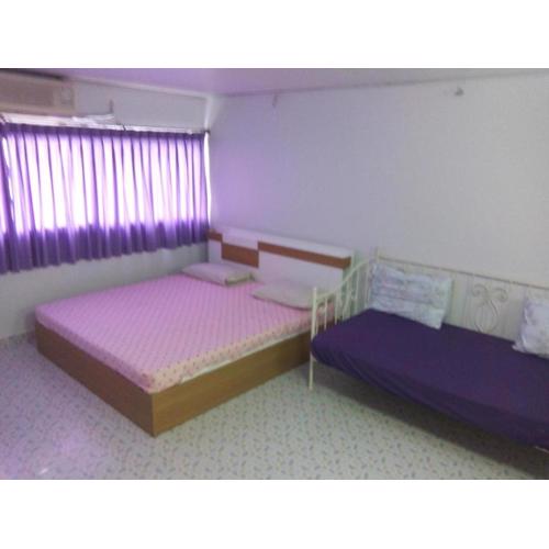 Chan Kim Don Mueang Guest House, free parking space and free Wifi