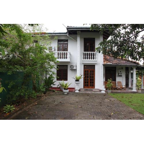 Charles Villa Rawathawatta