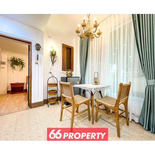 Charming 1-Bedroom Home Steps from Saturday Market