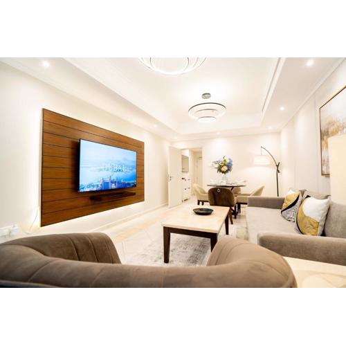 Charming 1br With Sea & City Views