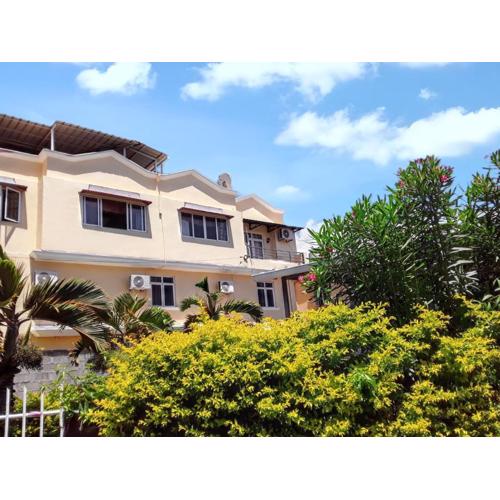 Charming Apartment in Grand Baie - 70 m² - Shared Pool