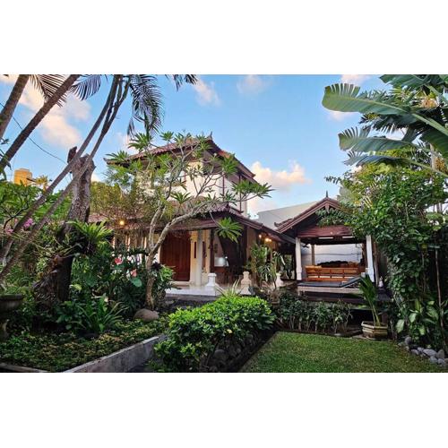 charming balinese Shanty house