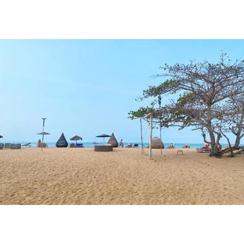 Charming Beachfront Retreat, Minutes from Pattaya