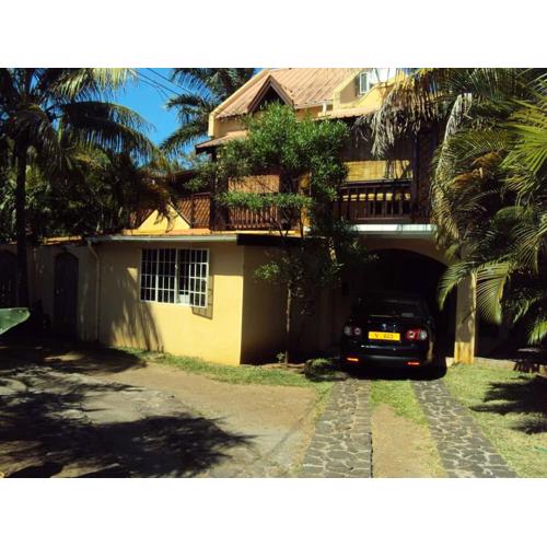 Charming Bungalow in Blue Bay with Terrace