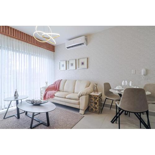 Charming City Center Apt, Pool