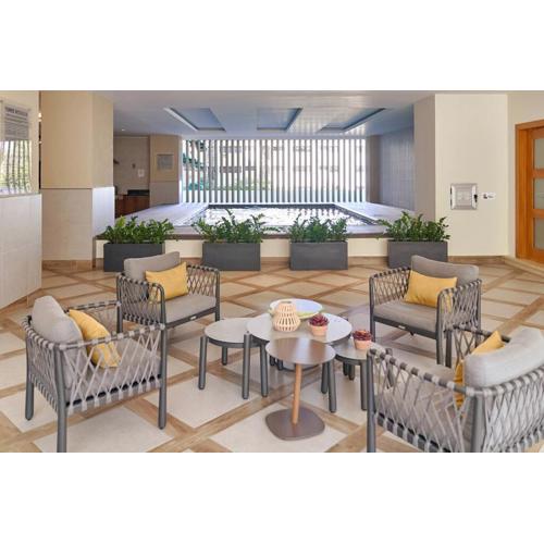 Charming City Center Condo, Full AC, Pool, Gym