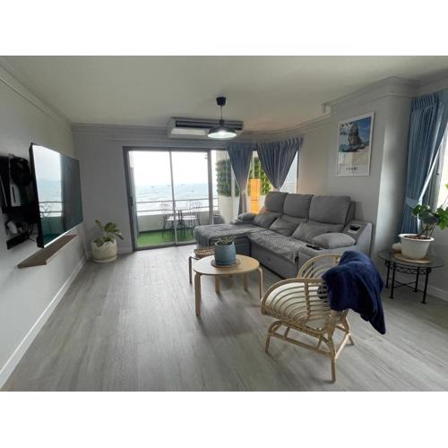 Charming Condo in Sri Racha