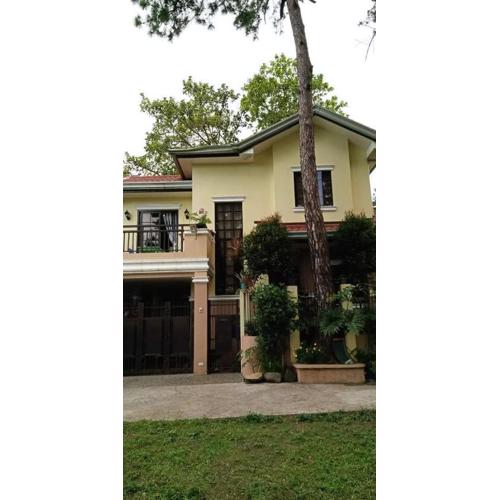 Charming Getaway @ The City of Pines