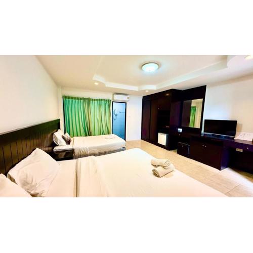 Charming Guest Room in Central Pa Tong, Thailand