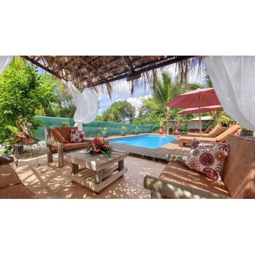 Charming house in Albion + enclosed garden and shared pool