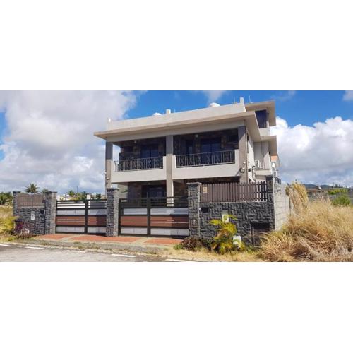 Charming house in Mahebourg with sea view and garden