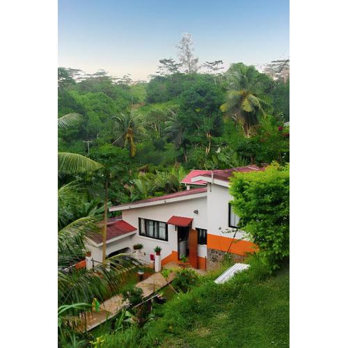 Charming house in Victoria with mountain view