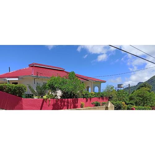 Charming house with sea view in Souvenir - 200 m² - Terrace