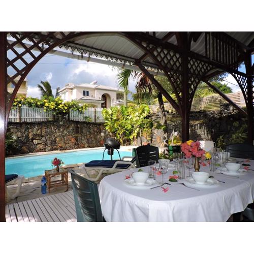 Charming villa in Blue Bay with private pool