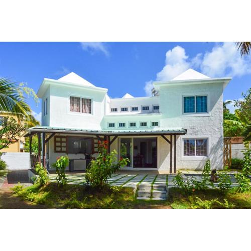 Charming villa near Mahebourg with a private pool