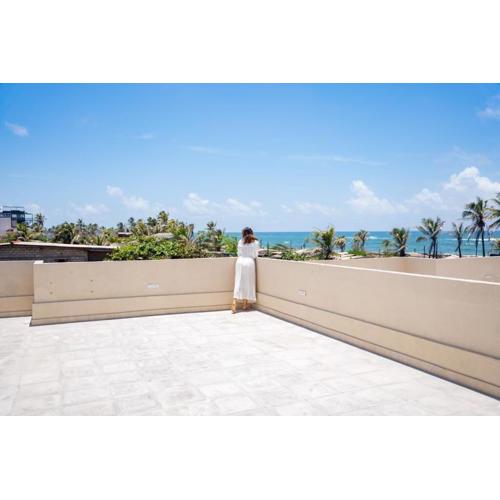 Charming Villa with Stunning Rooftop Sea View