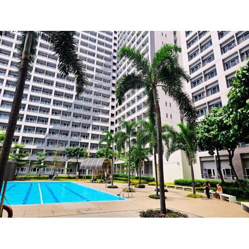 Charm's City Escape at Grace Residences