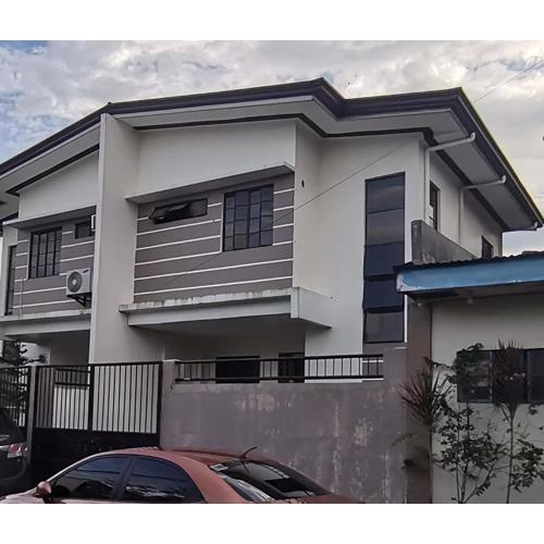 CHATEAU DE CHLOE - 3 Bedroom Entire Apartment for Large Group