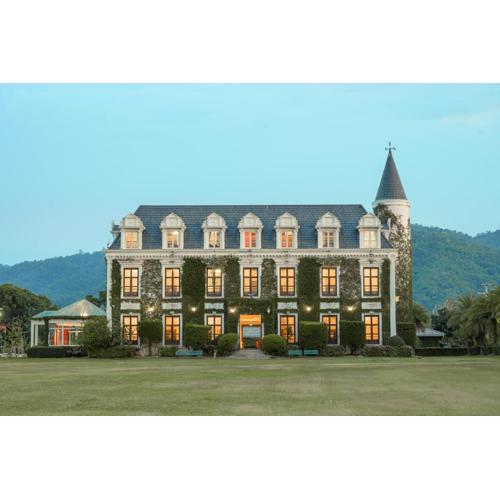 Chateau de Khaoyai Hotel & Resort