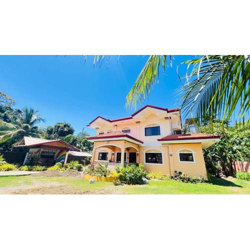 Chateau La Princesa rooms with cozy garden, billiard table & bar