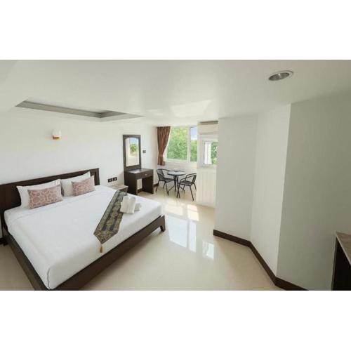 Chaweng Grand View Condotel