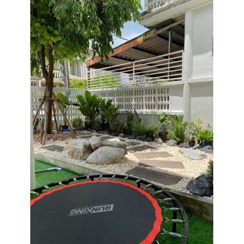 Cheap house 7min next to BTS Kasetsart , 5 bedroom