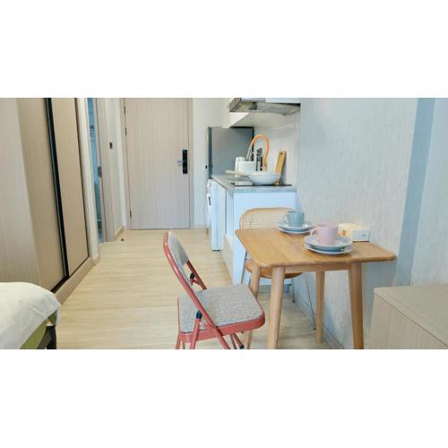 Chiang Mai the one C6 Vacation Apartment Super Value with swimming pool landscape Cooking Allowed