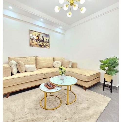 Chic 1-Bedroom at Riverside Drive! B's modern comforts