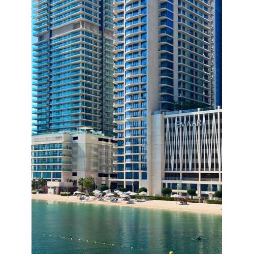 Chic 1 Bedroom on Private Beach in Dubai Harbour
