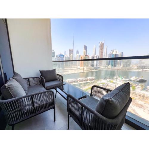 Chic 1-Bedroom with Epic Burj Khalifa Views