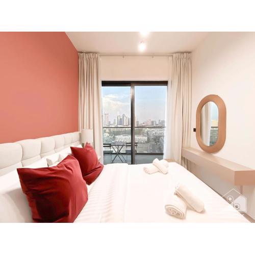 Chic 1-BR Apt & Balcony in Binghatti Heights