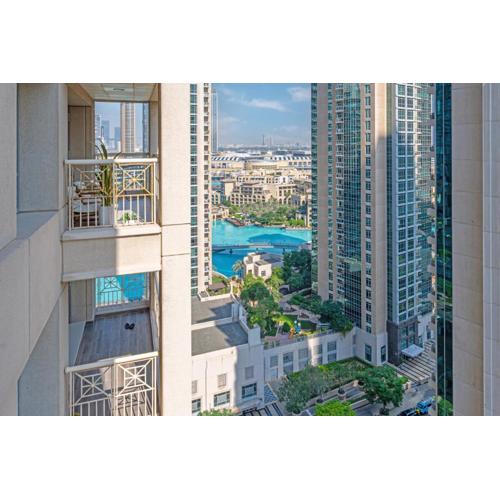 Chic 1BR I Steps from Burj Khalifa & Dubai Mall