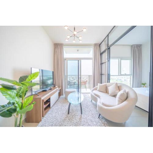 Chic 1BR in Collective Tower Dubai Hills