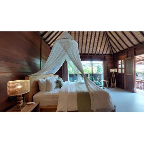 Chic 1BR Romantic & Private Pool at Puri Bhawana