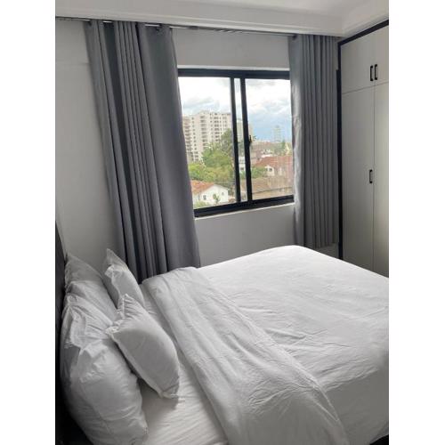 Chic 1BR w Pool, Gym, City Views