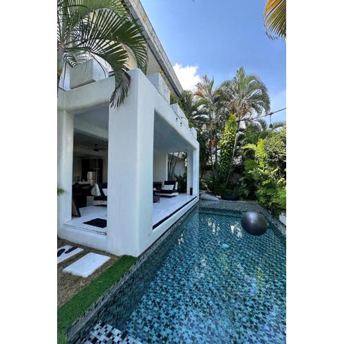 Chic 2-Bedroom Seminyak Villa Private Pool