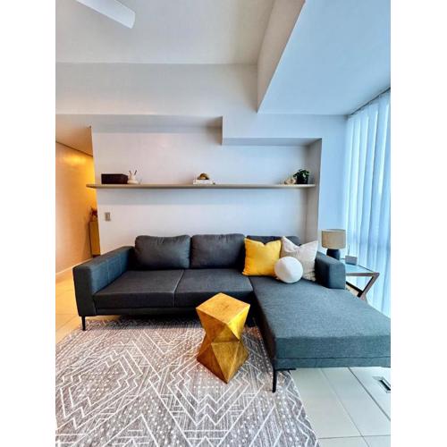 Chic 2br condo in Cebu IT Park Next to Ayala