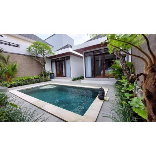 Chic 2BR Cozy & Private Pool at Bareng Villa