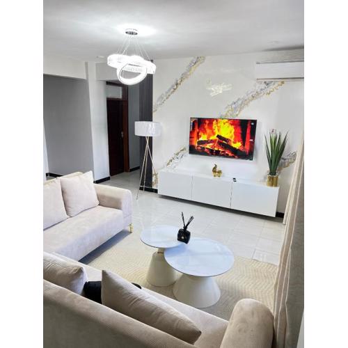 Chic 2BR Masaki Hide away, With POOL & GYM