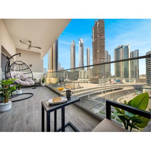 Chic 2BR near Dubai Mall & Burj l Canal & City view I 5 pax